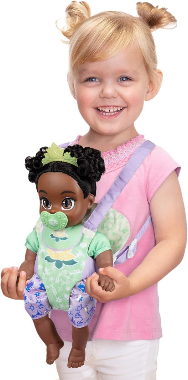 Princesa Tiana bebé con cargador portabebé y accesorios - Imagen 2