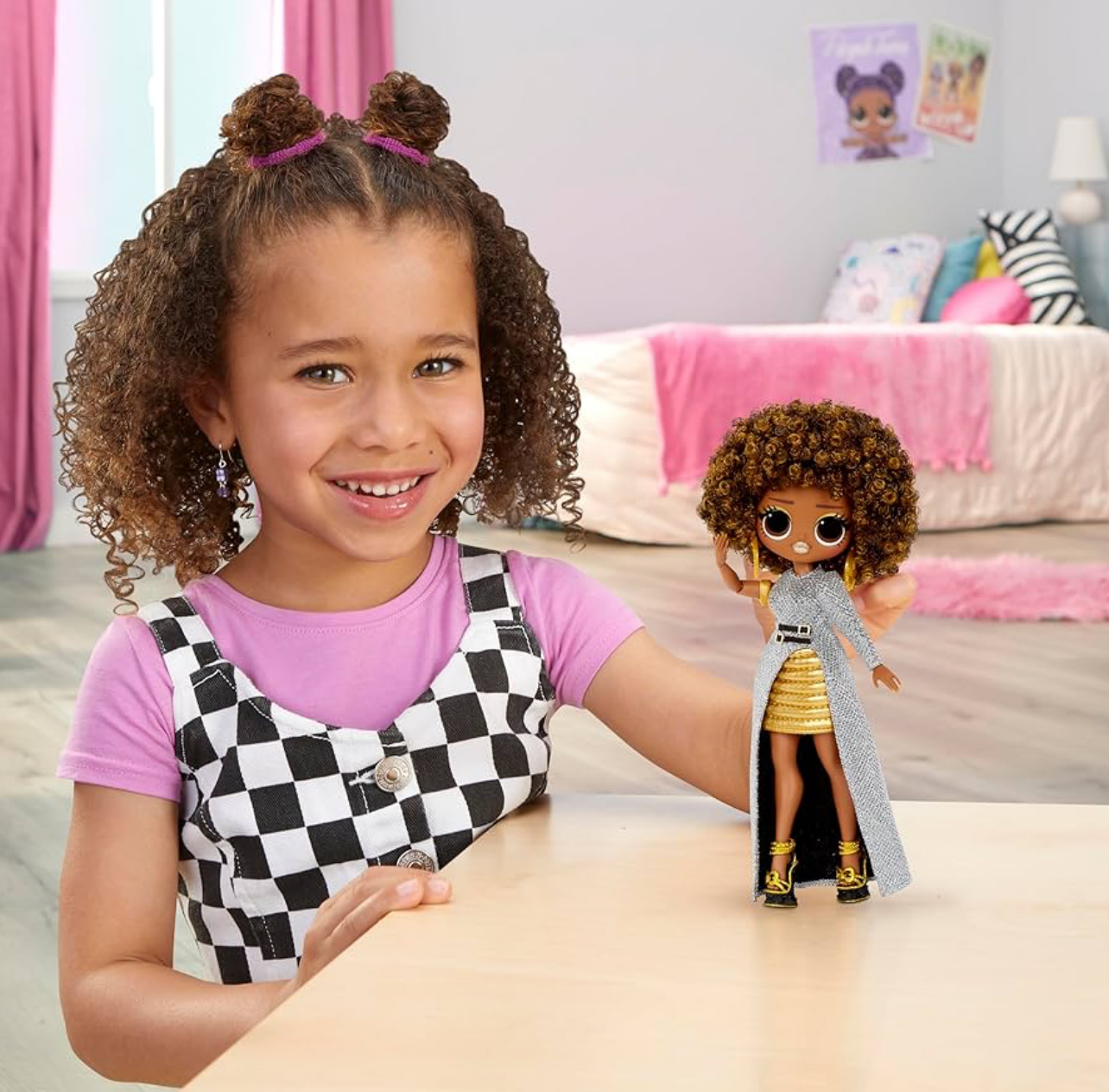 LOL muñeca de moda Royal Bee con doble look y accesorios - Imagen 2