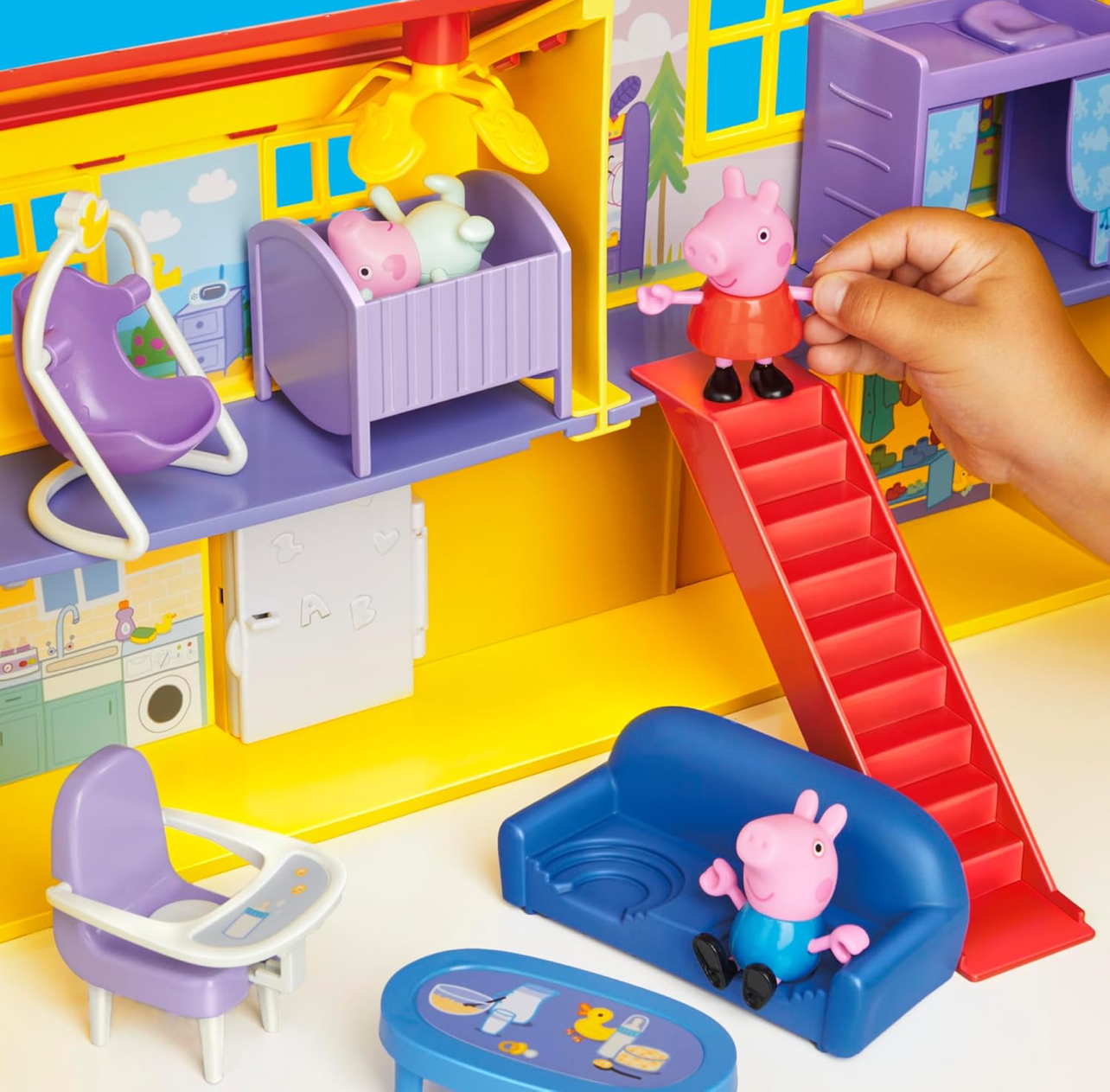 Peppa Pig gran casa portátil 80cm con 3 figuras y 11 accesorios - Imagen 4