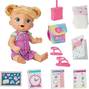 Baby Alive Regreso a clases rubia, toma jugo y orina