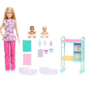 Barbie pediatra rubia con 2 bebés  y centro de cuidados