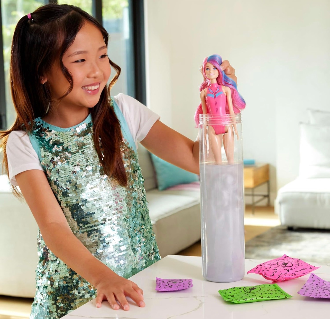 Barbie color reveal con 6 sorpresas serie Disco Star - Imagen 2